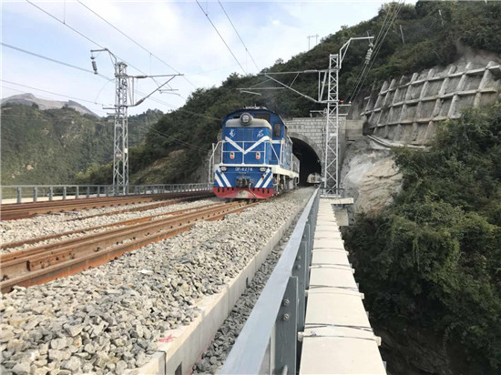 四公司承建阳安二线铁路直通线大岭埔至安康东段开通